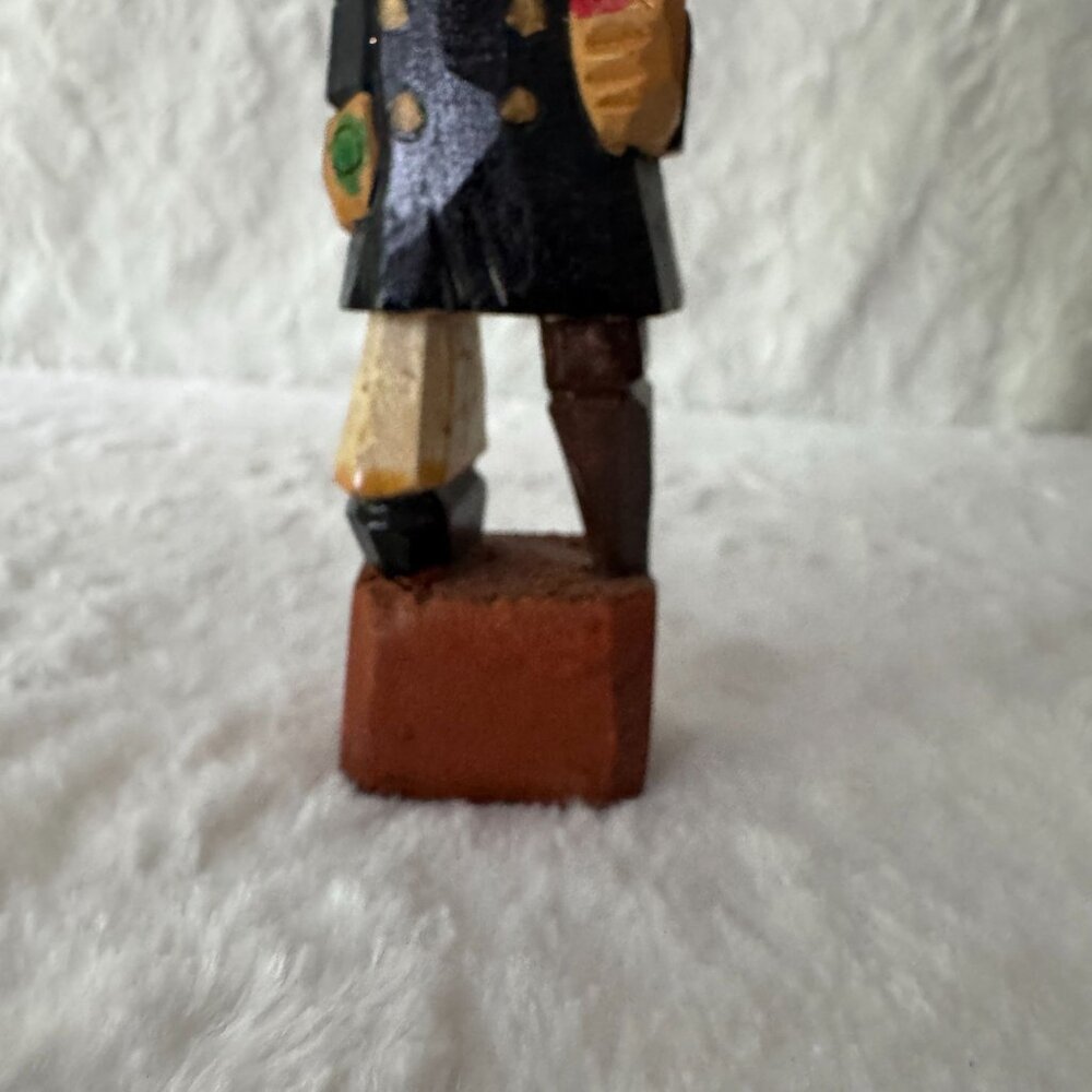 Vintage Handcrafted Wooden Sea Captain Figurine With Parrot Peg Leg Bottle Rum - Picture 8 of 8